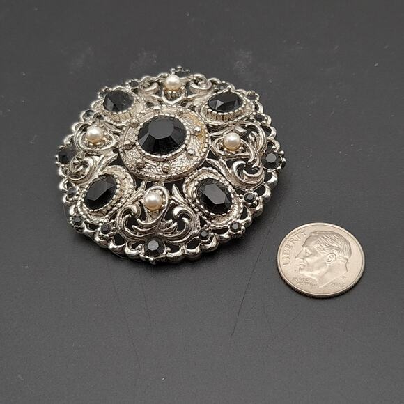 Vintage Black Glass Rhinestones Faux Pearls Silver Tone Brooch Pin - 2 Inches - Picture 6 of 7